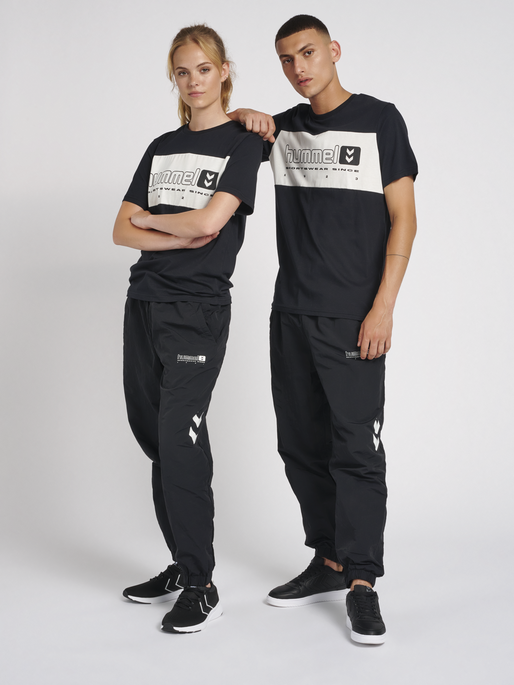 hmlLGC MUSA T-SHIRT, 2001, model