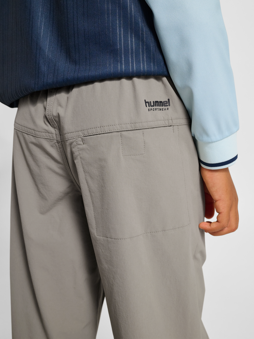 hmlJR STRETCH PANTS, ROCK RIDGE, model