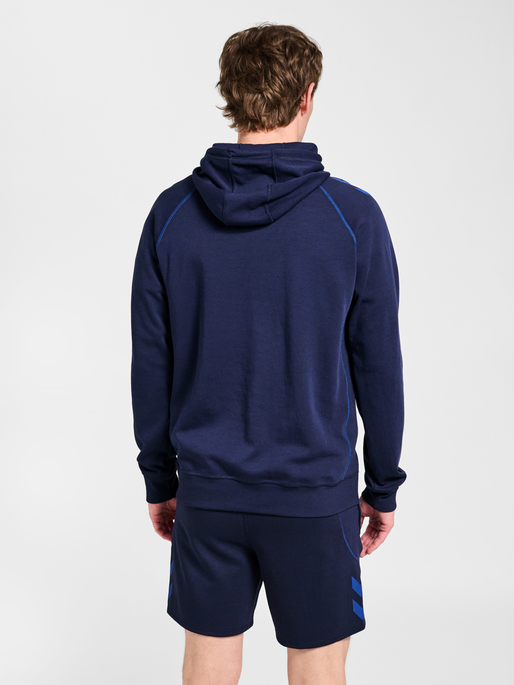 hmlMOVE 2.0 HOODIE, MARINE, model