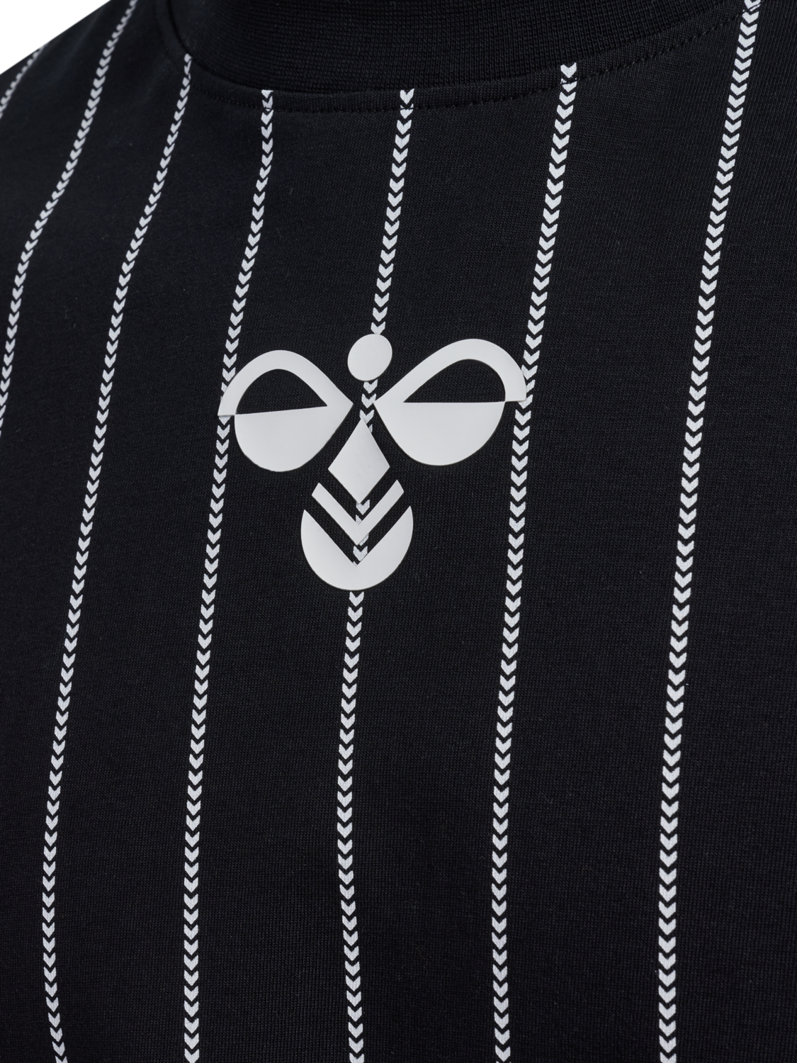 Chevron Pinstripe T-Shirt, BLACK/WHITE, packshot