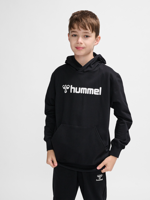 hmlGO 2.0 LOGO HOODIE KIDS, BLACK, model