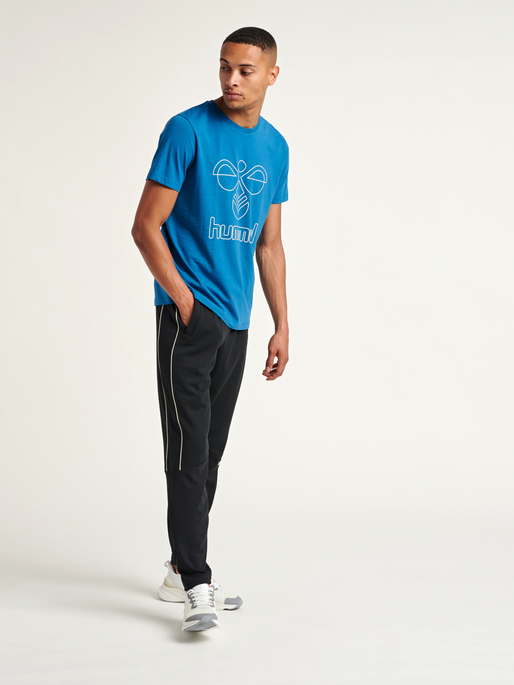 hmlPETER T-SHIRT S/S, 8370, model