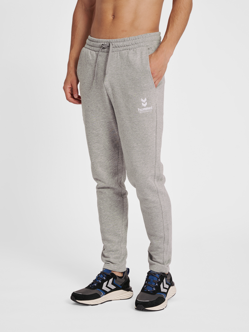 hmlOSCAR TAPERED PANTS, GREY MELANGE, model