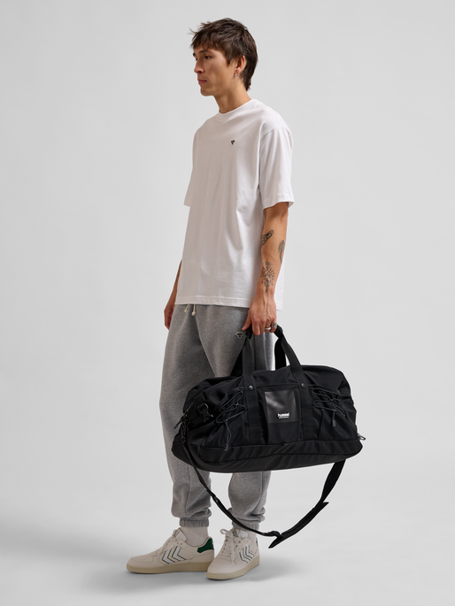hmlDUFFLE MULTI BAG SPORTSWEAR, BLACK, model