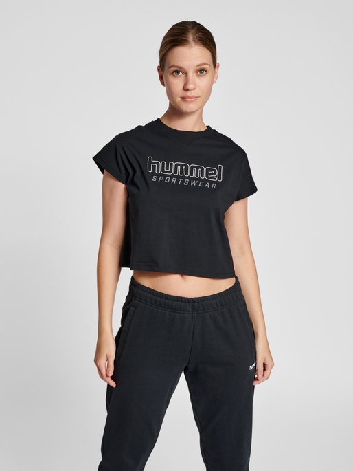 hmlLGC JUNE CROPPED T-SHIRT, BLACK, model