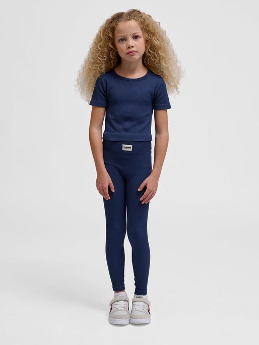 hmlJR SEAMLESS RIB T-SHIRT S/S, BLACK IRIS, model