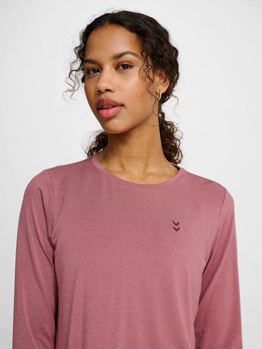 hmlYOGA SOFT LOOSE W T-SHIRT LS, WISTFUL MAUVE, model