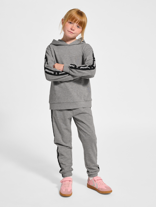 hmlJR DANCE HOODIE, GREY MELANGE, model
