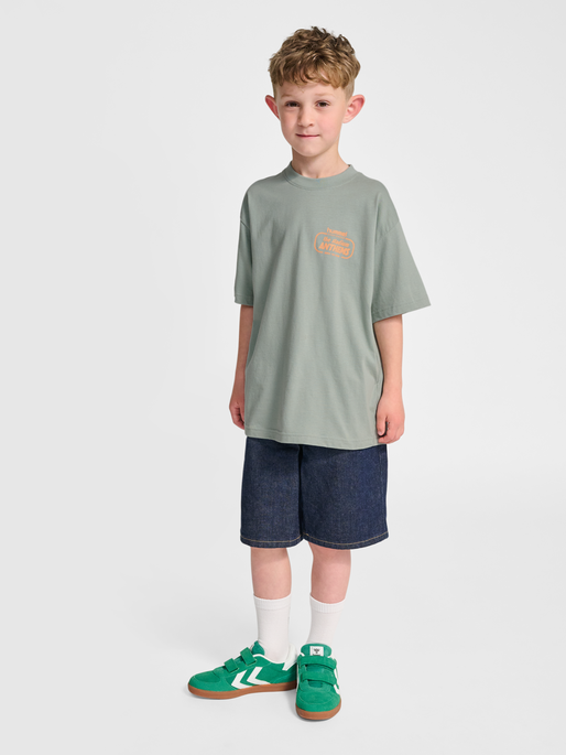 hmlJR LOOSE T-SHIRT S/S STADIUM, ICEBERG GREEN, model