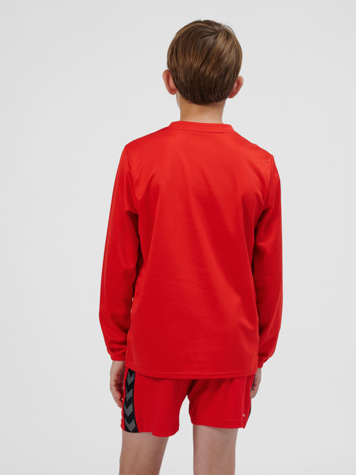 hmlESSENTIAL SWEATSHIRT KIDS, TRUE RED, model