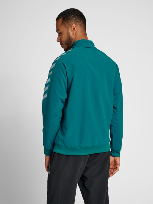 hmlGG12 TRACK JACKET, 7161, model