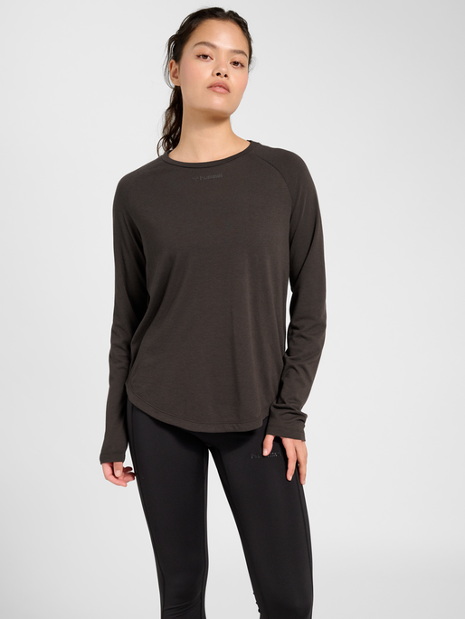 hmlMT VANJA T-SHIRT L/S, AFTER DARK, model