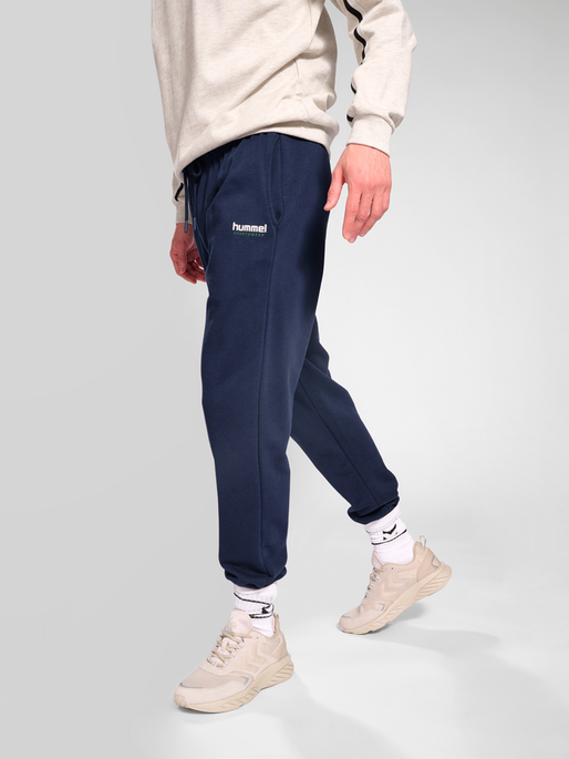 hmlLGC NATE SWEATPANTS, 7666, model