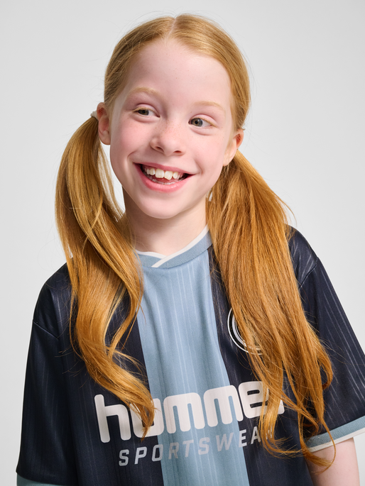 hmlJR LOOSE BALL  JERSEY S/S SET, PARISIAN NIGHT, model