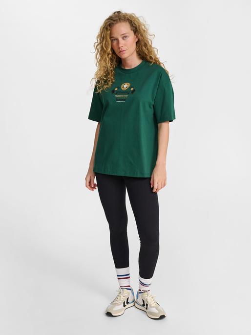 hmlLOOSE T-SHIRT S/S SCARF, DARK GREEN, model