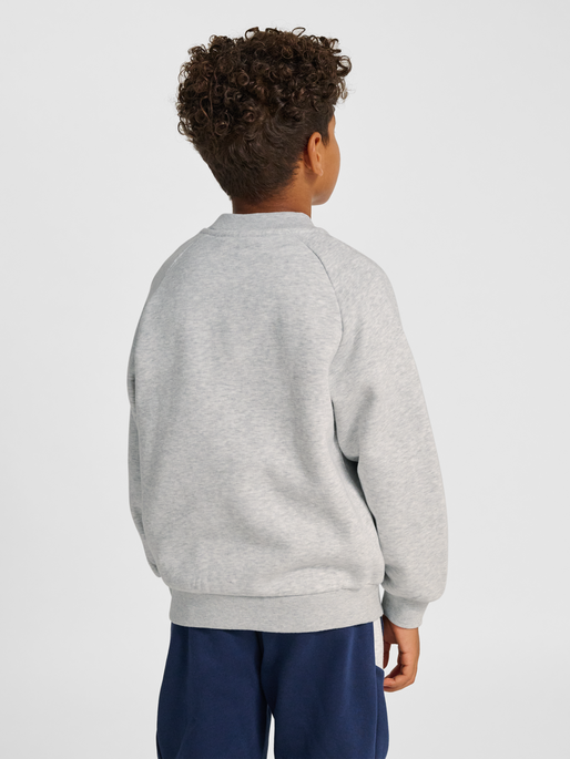 hmlJR OVERSIZED ICONIC CREW BEES, LIGHT GREY MELANGE, model