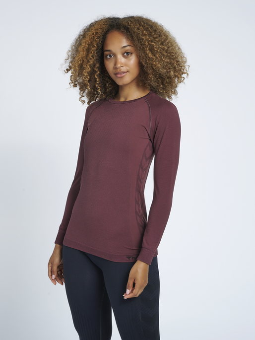 hmlCLEA SEAMLESS T-SHIRT L/S, 8016, model