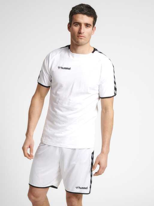 hmlAUTHENTIC TRAINING TEE, WHITE, model