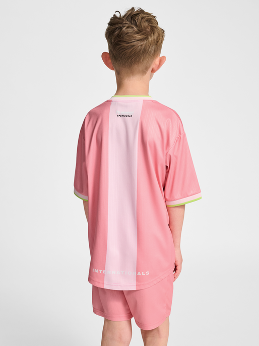 hmlJR LOOSE BALL  JERSEY S/S, PEONY, model