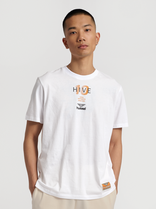 hmlHIVE AIDEN T-SHIRT, WHITE, model