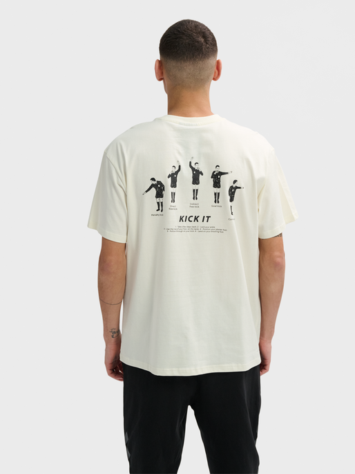 hmlLGC ALEX BOXY T-SHIRT, EGRET, model