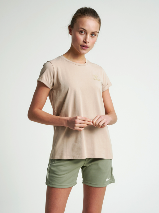 HMLISOBELLA T-SHIRT S/S, 2189, model