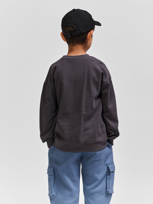 hmlALLTON SWEATSHIRT, FORGED IRON, model