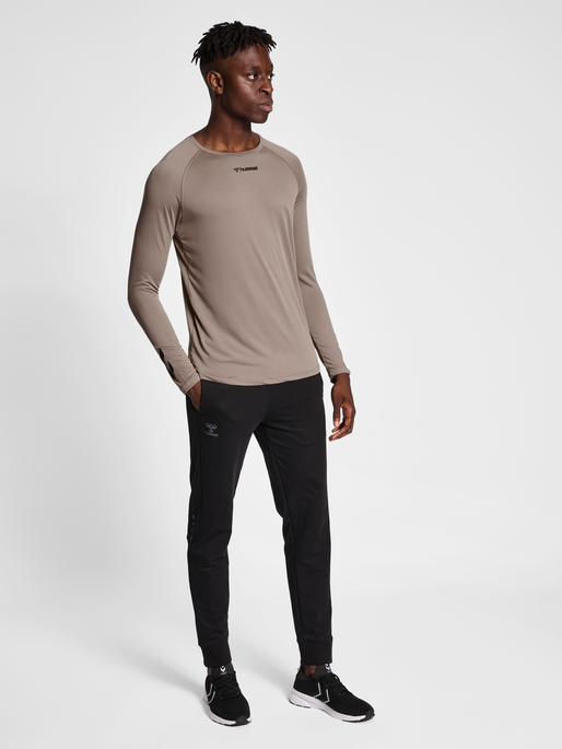 hmlMT BOW T-SHIRT L/S, DRIFTWOOD, model