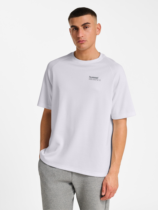 hmlTECH LOOSE T-SHIRT, WHITE, model