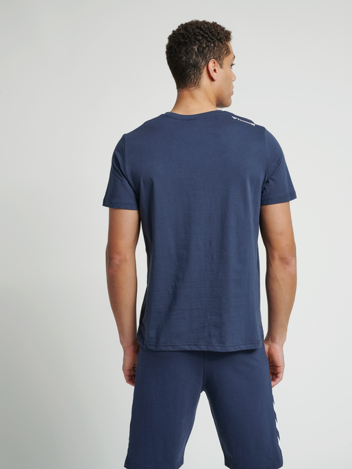 hmlMONTREAL T-SHIRT, 7429, model