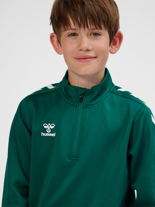hmlCORE XK HALF ZIP POLY SWEAT KIDS, EVERGREEN, model