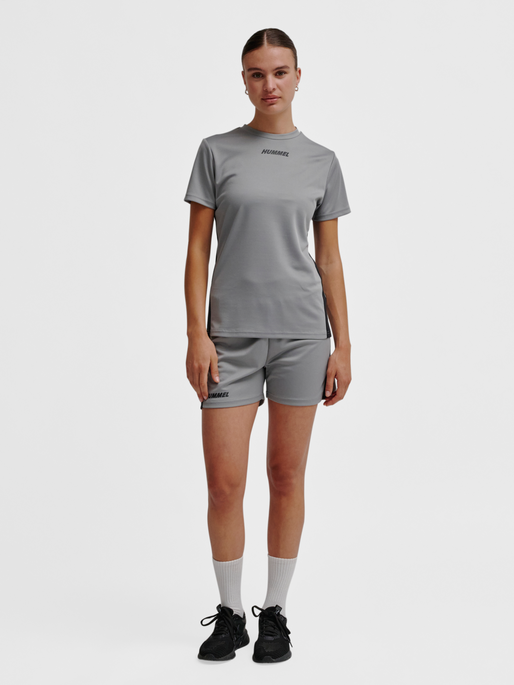 hmlMULTI PL JERSEY WOMAN, SHARKSKIN, model