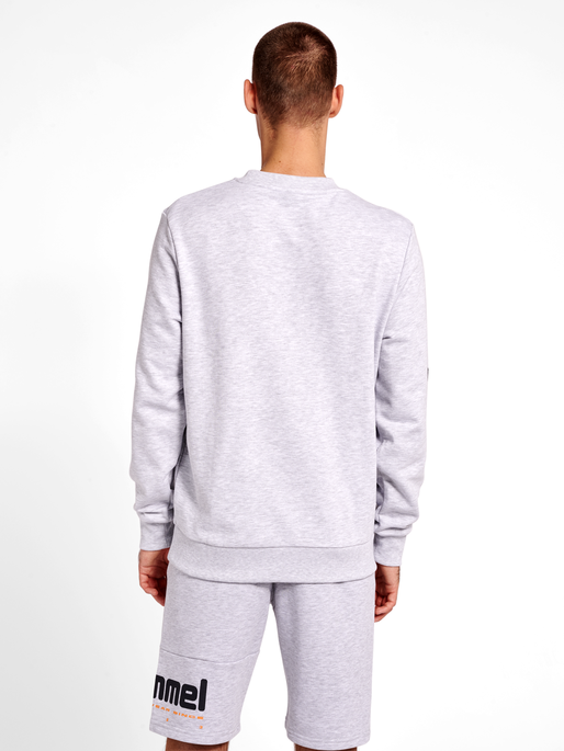 hmlLGC LIAM SWEATSHIRT, LIGHT GREY MELANGE, model