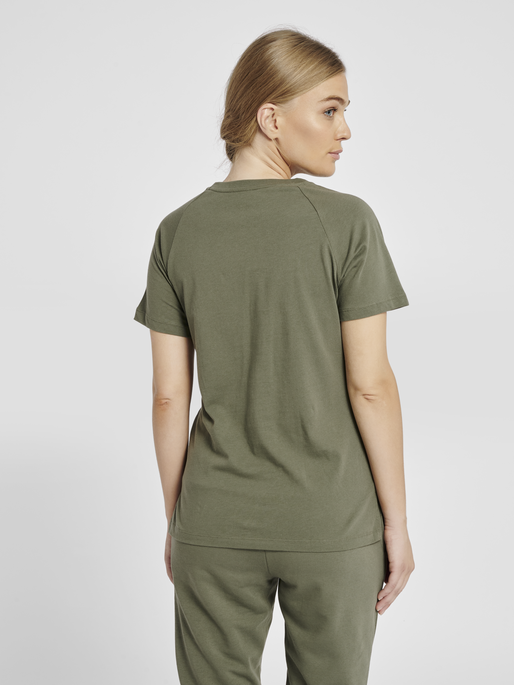 hmlZENIA T-SHIRT S/S, 6012, model