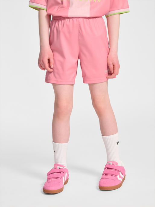 hmlJR BALL SHORTS, PEONY, model