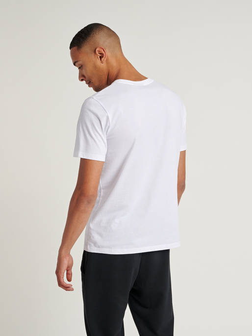 hmlISAM T-SHIRT, 9001, model