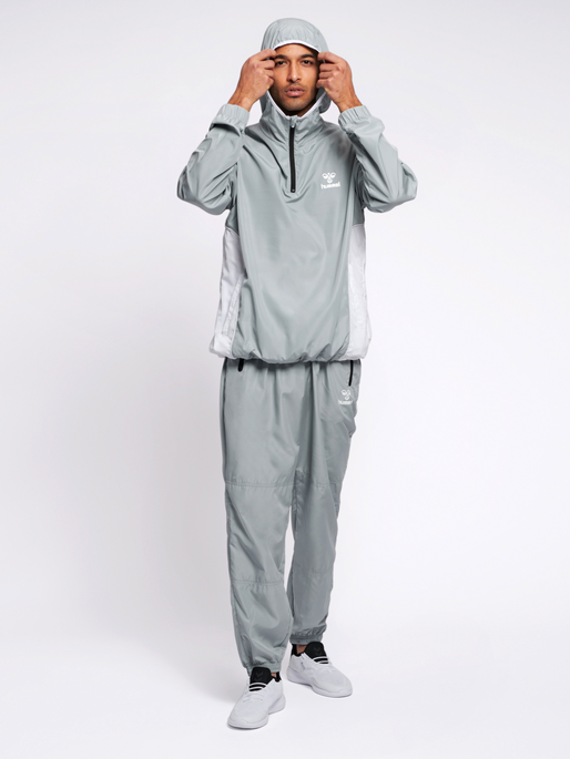 hmlMAGNUS HALF ZIP JACKET, 1968, model