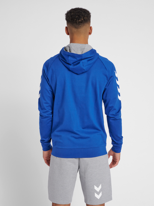 HMLGO COTTON ZIP HOODIE, TRUE BLUE, model