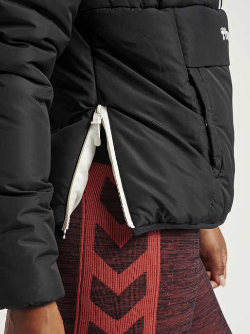 hmlGILL HALF ZIP JACKET, 2001, model