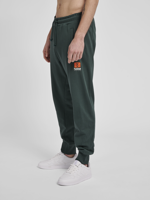 hmlLGC GRAHAM REGULAR PANTS, 6753, model