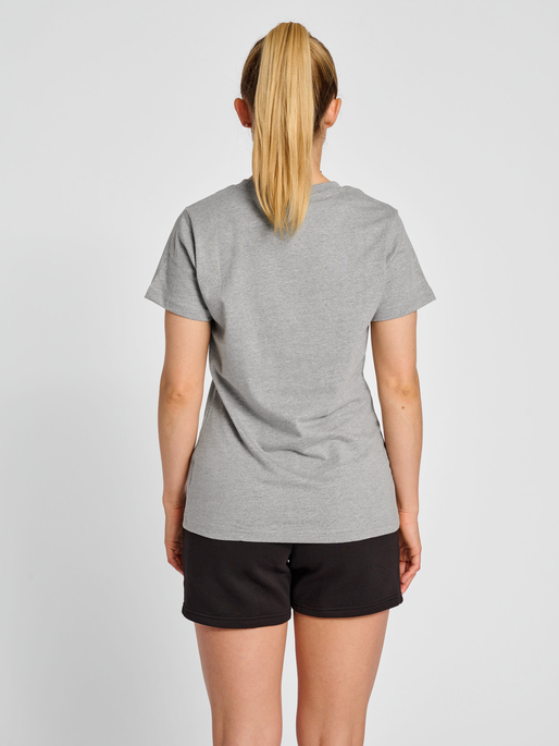 hmlRED HEAVY T-SHIRT S/S WOMAN, GREY MELANGE, model