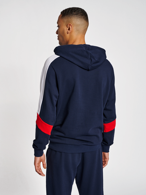 hmlIC CLAUDE HOODIE, PEACOAT, model