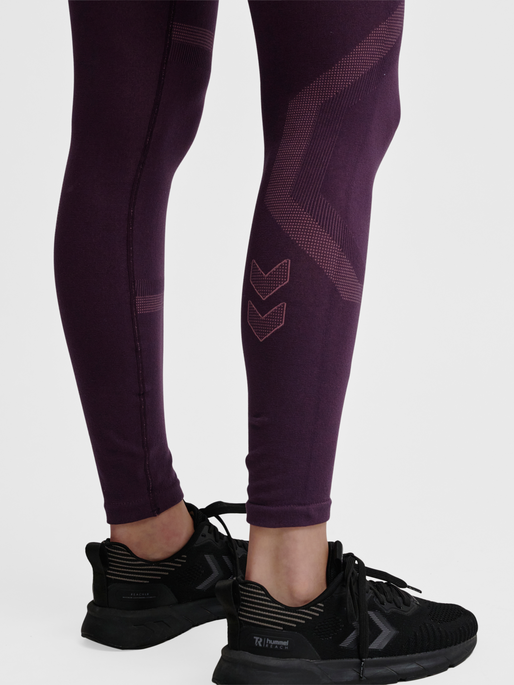 hmlMT POWER SEAMLESS MW TIGHTS, PLUM PERFECT, model