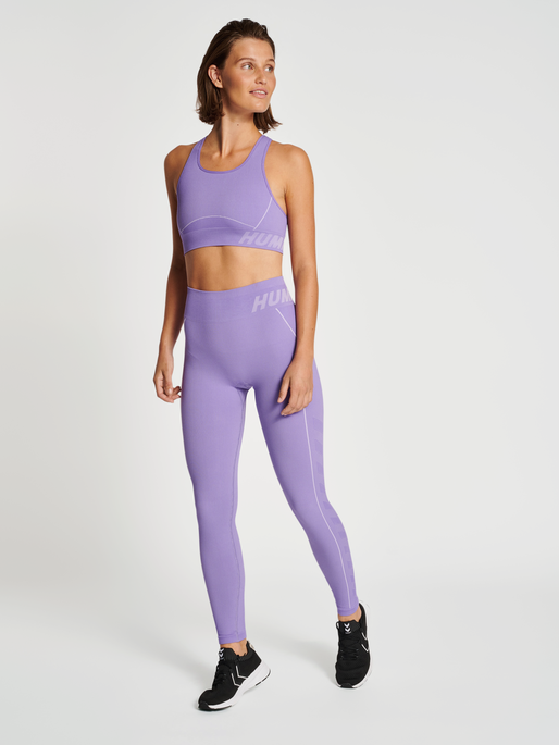 hmlTE CHRISTEL SEAMLESS SPORTS TOP, PAISLEY PURPLE/LAVENDER MELANG, model
