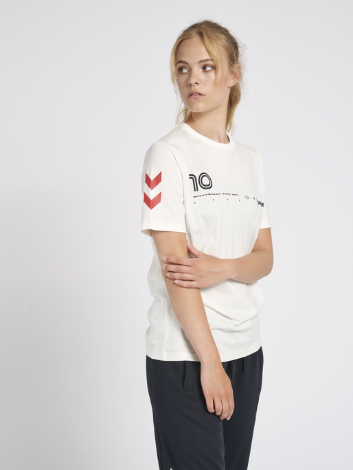 hmlLGC DANI T-SHIRT, 9806, model