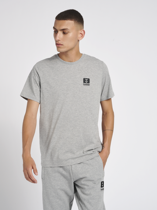 hmlLGC GRAHAM T-SHIRT, GREY MELANGE, model