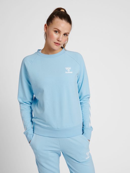 hmlNONI 2.0 SWEATSHIRT, PLACID BLUE, model