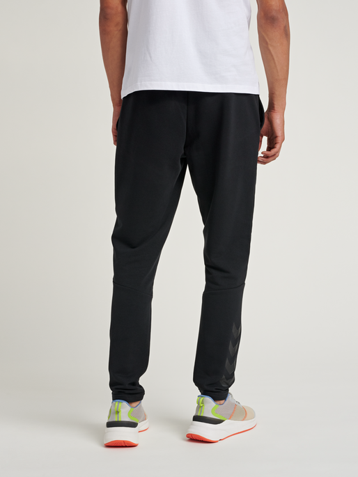 hmlISAM TAPERED PANTS, 2001, model
