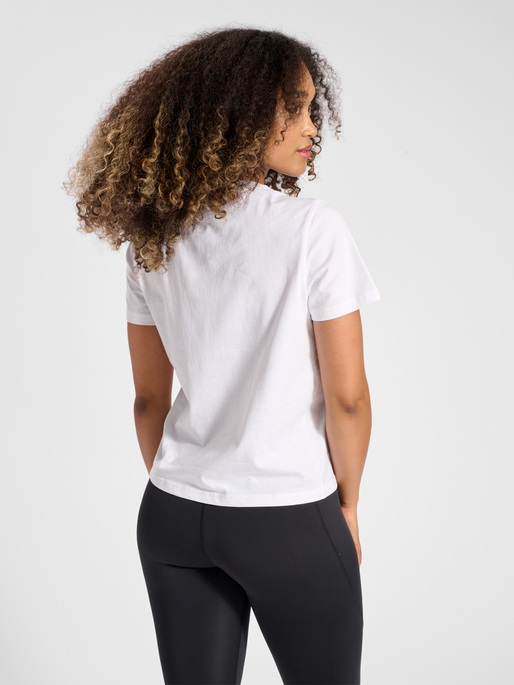 hmlICONS WOMAN T-SHIRT, WHITE, model