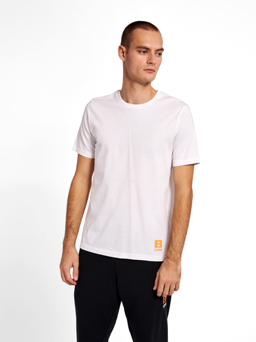 hmlLGC LEON T-SHIRT, 9709, model